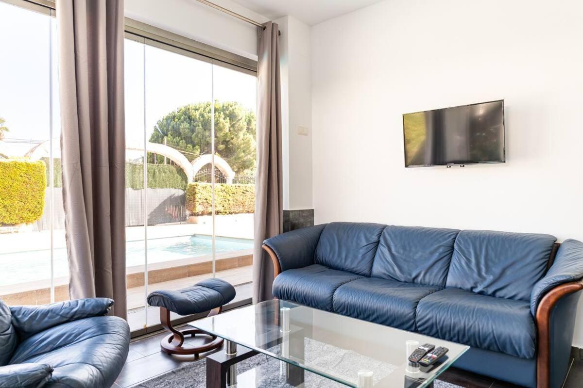 Villa Constantinos Apartamentos O Villa Completa 卡尔佩 外观 照片